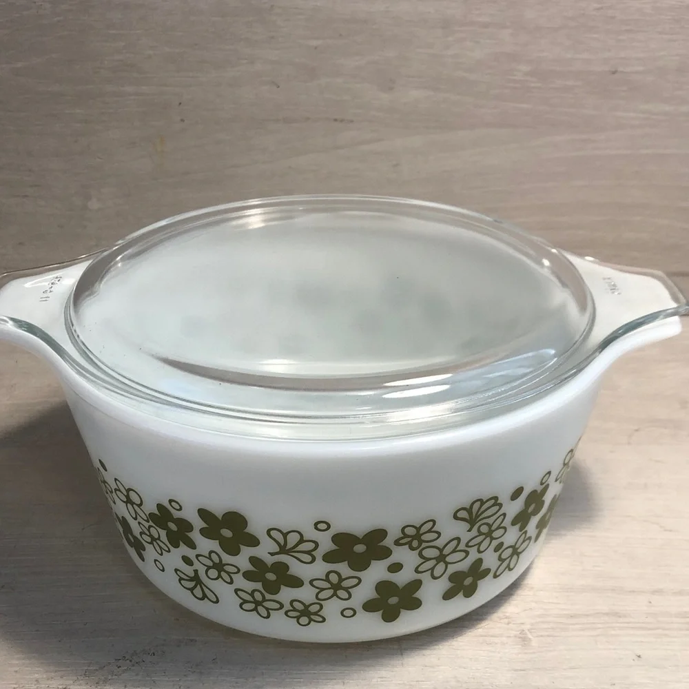 Vintage Pyrex Crazy Daisy Casserole Dish with Lid 474-B 1 1/2qt. Avocado & White